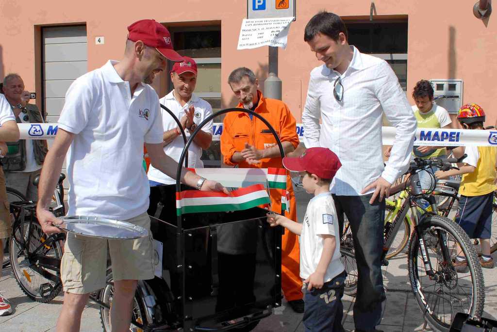 Foto inaugurazione triciclofficina
